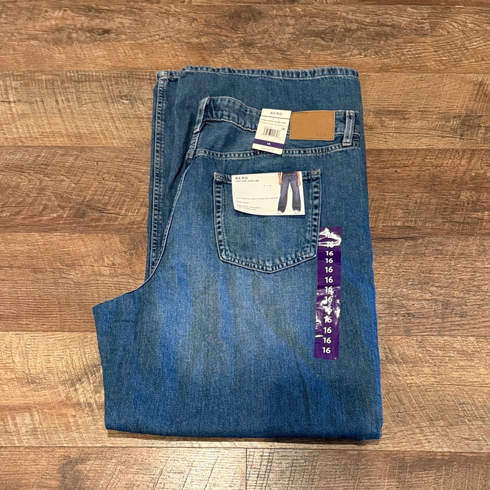WOMENS NWT AERO JEANS 16